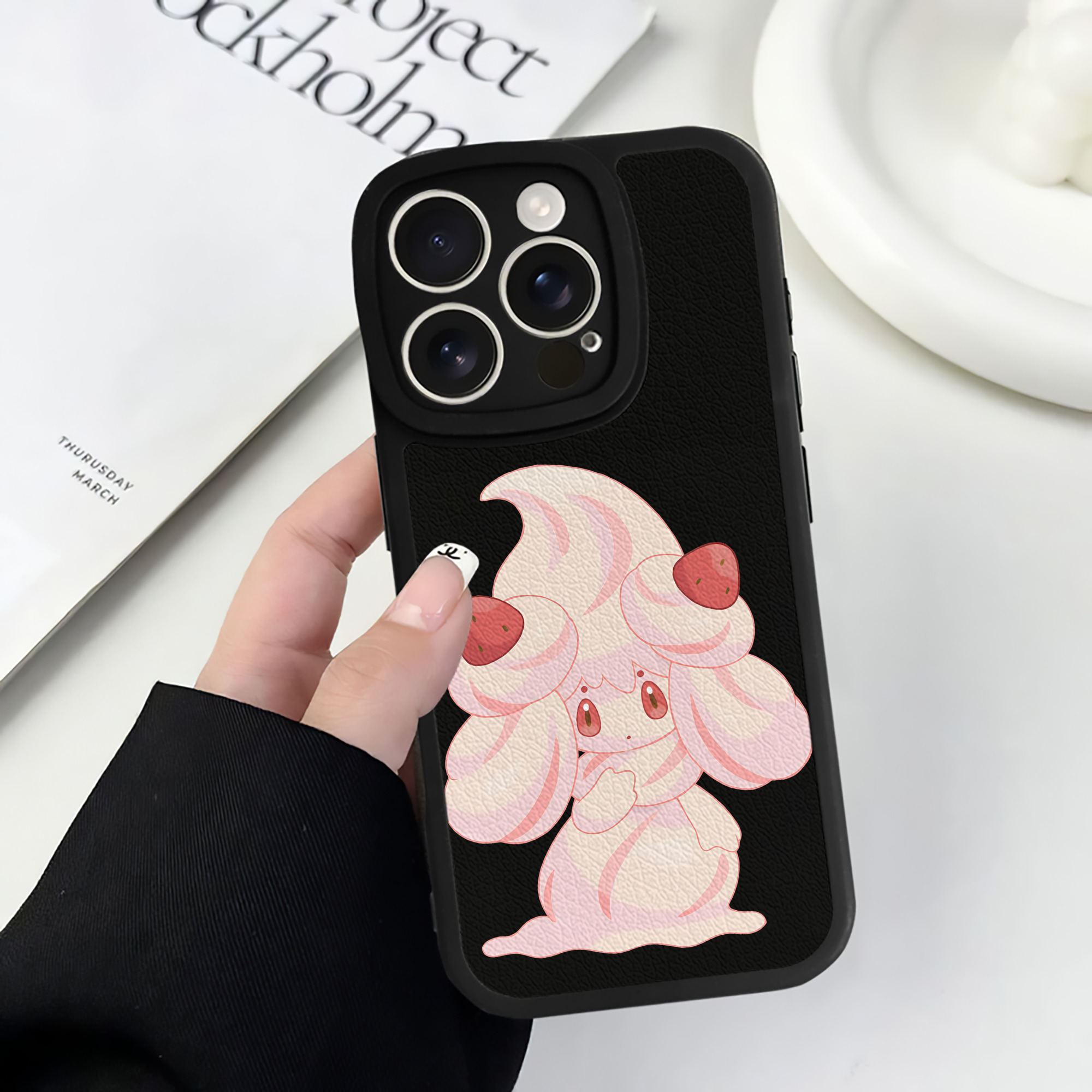 （画像用） ポケットモンスター Pokémon 【iPhone 16シリーズ対応】シリコンスマホケース（レザー調） 材質：シリコン